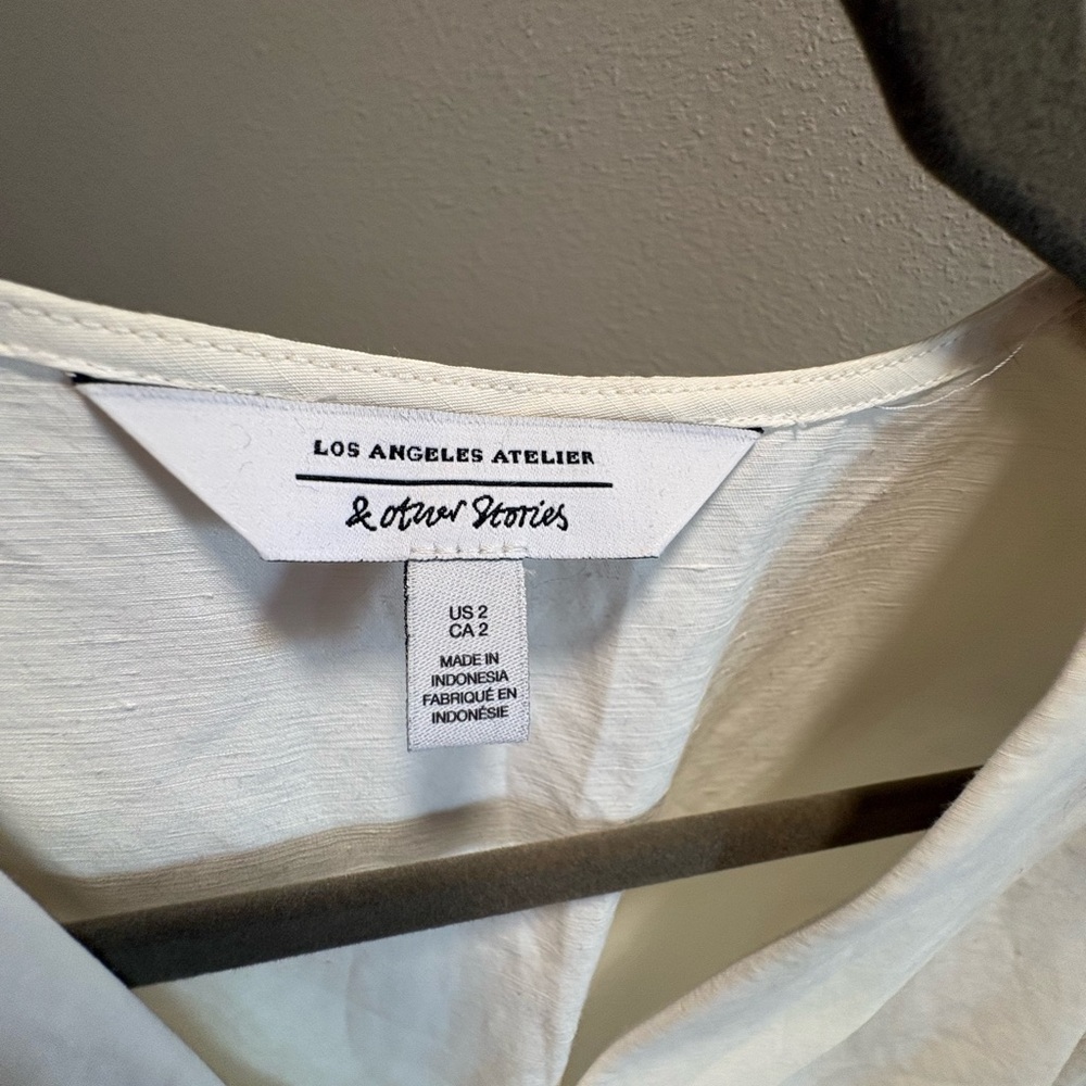 & Other Stories White Los Angeles Atelier cotton blouse. Slight puffy sleeves